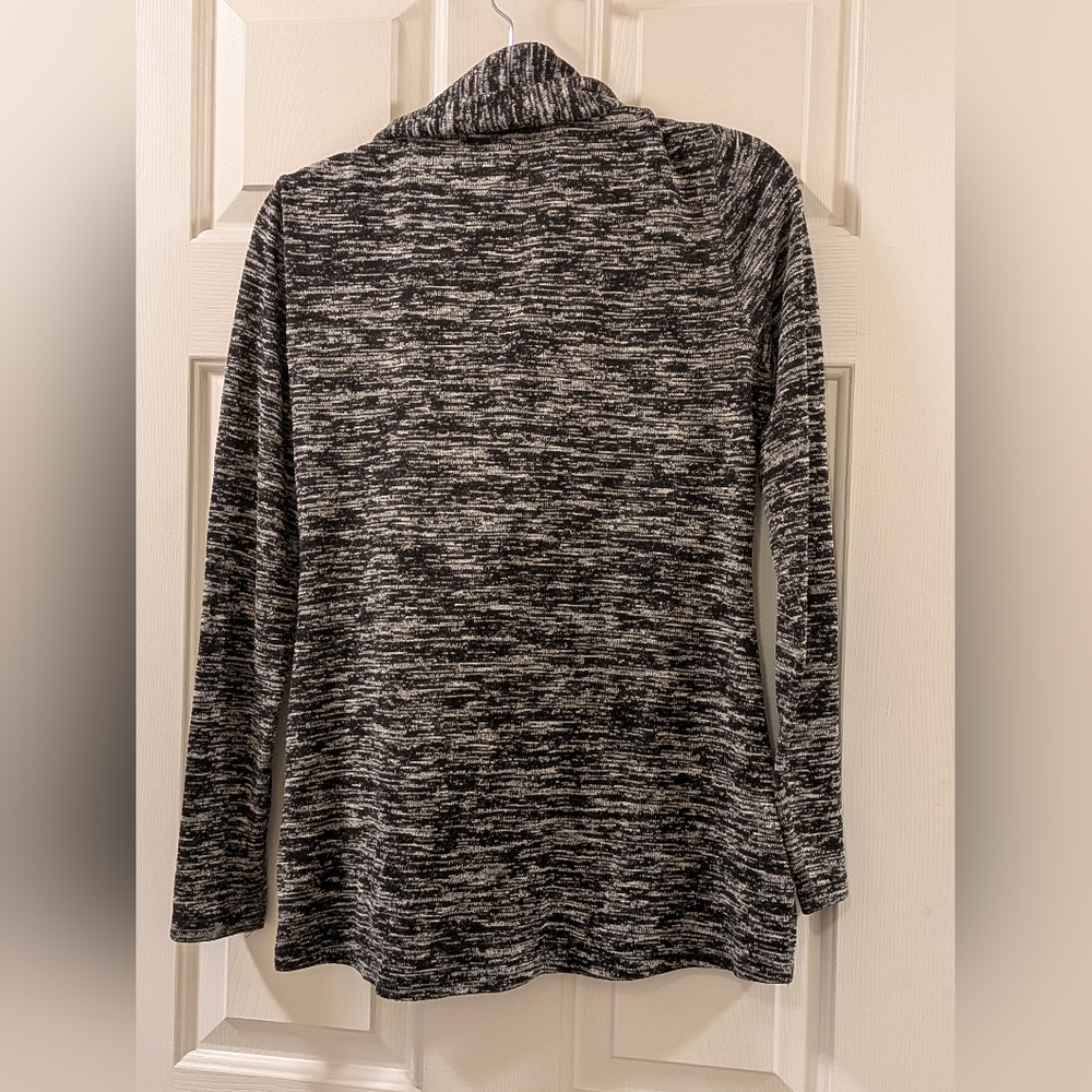 PattyBoutik Black and Gray Women's Sweater - Picture 2 of 6